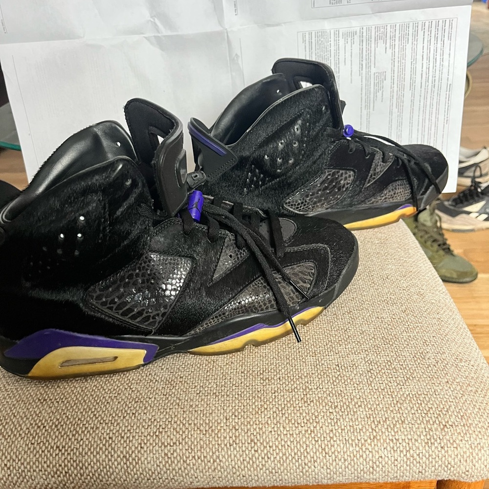 Jordan retro 6 “horse hair” Black and Purple